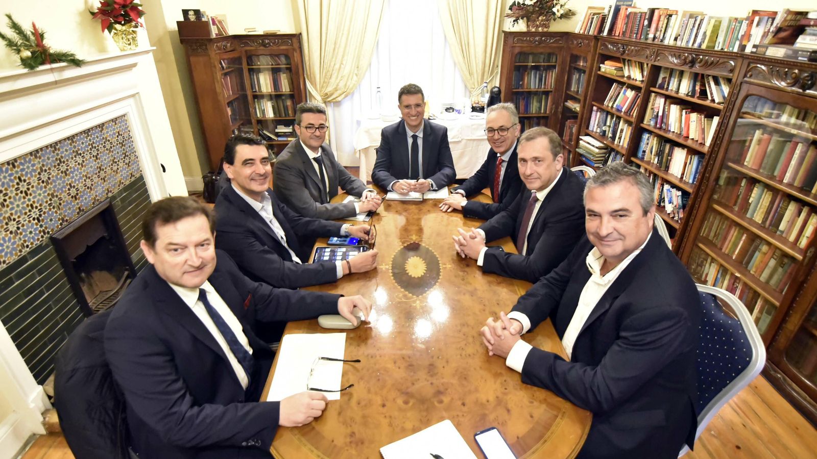 De izquierda a derecha: Manuel Ruiz, José Manuel Alcántara, Ramón Sáez, Javier Chaparro, Juan Lozano, Manuel López y Juan Fernández de Mesa.