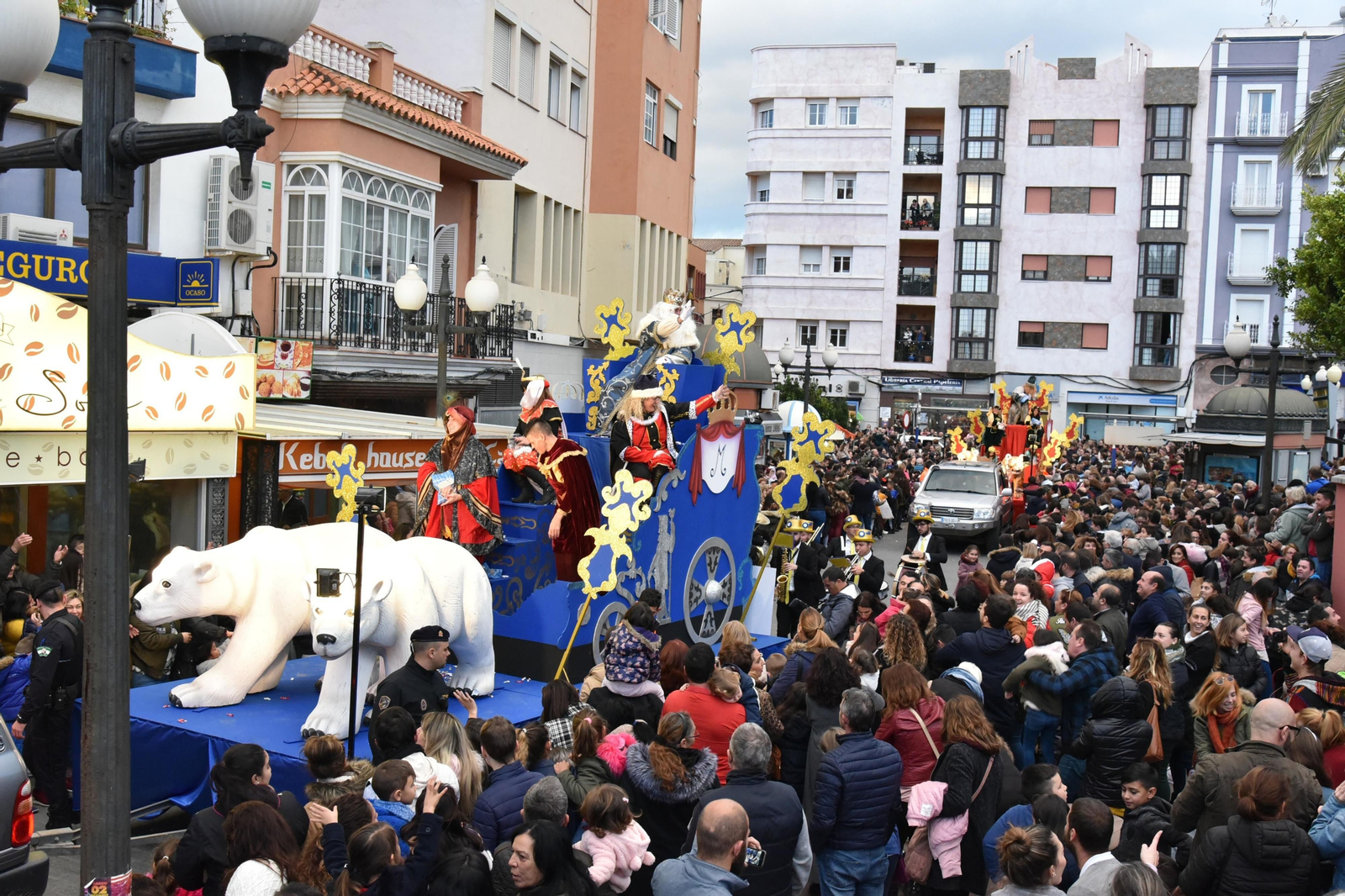 Imágenes de la Cabalgata de la ilusión en La Línea
