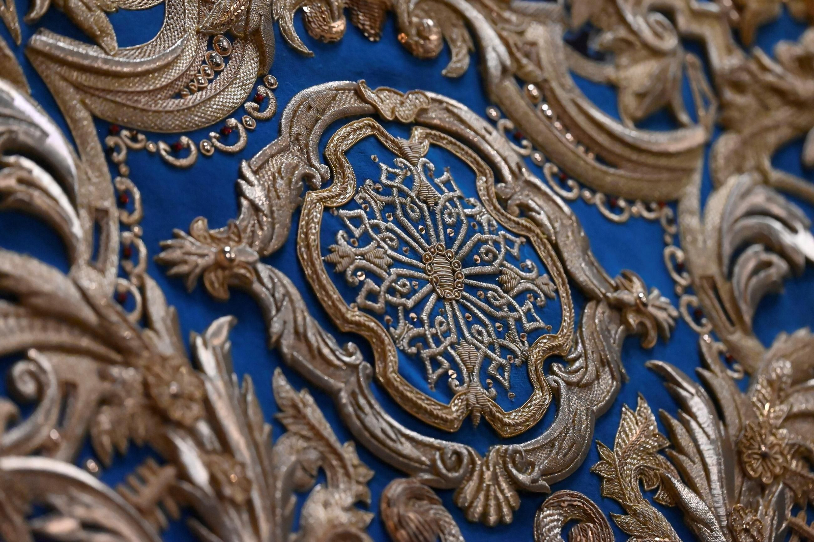 El Prendimiento de Córdoba presenta la primera de las bambalinas laterales del paso de palio de la Piedad