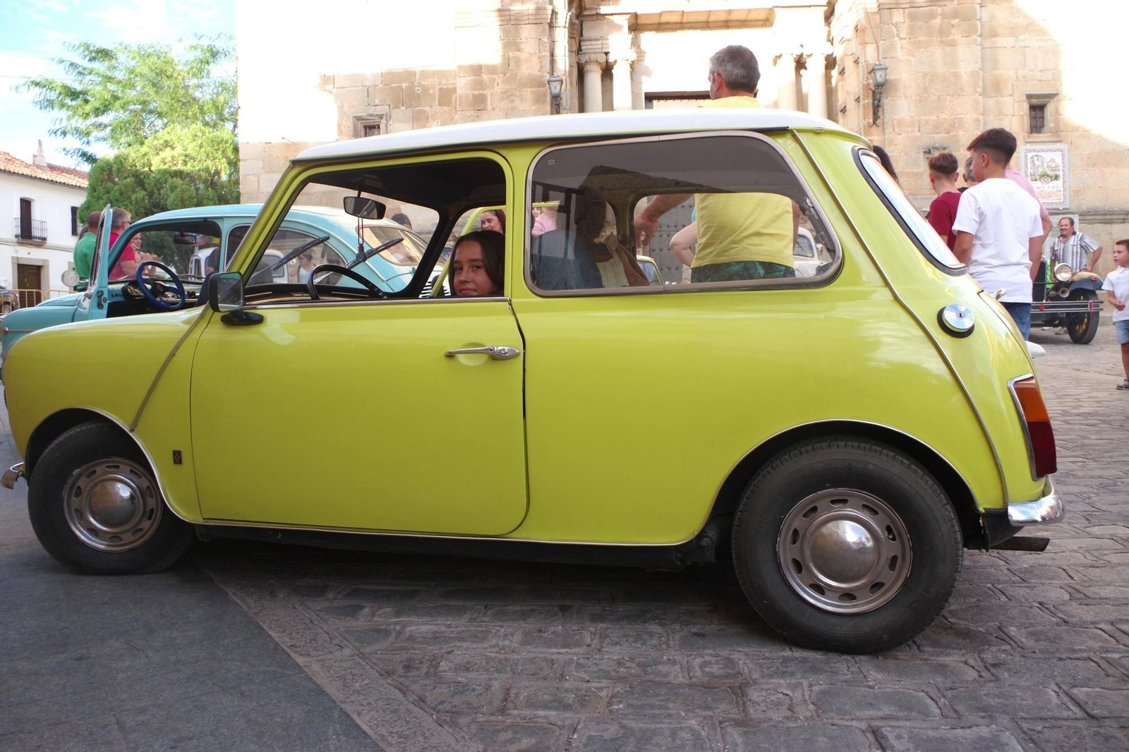 La gran exposición de coches clásicos de Belalcázar, en fotografías