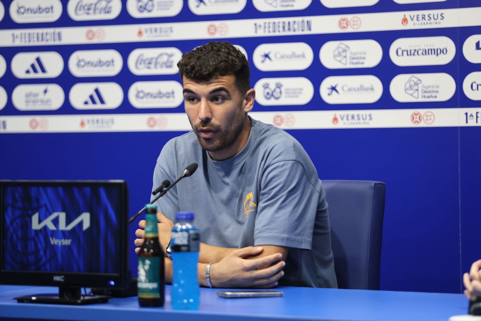 Rubén Serrano atiende a los medios de comunicación este miércoles.