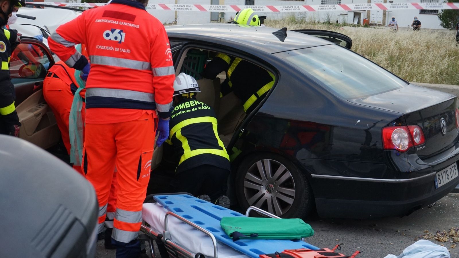 Rescate del conductor del vehículo siniestrado.