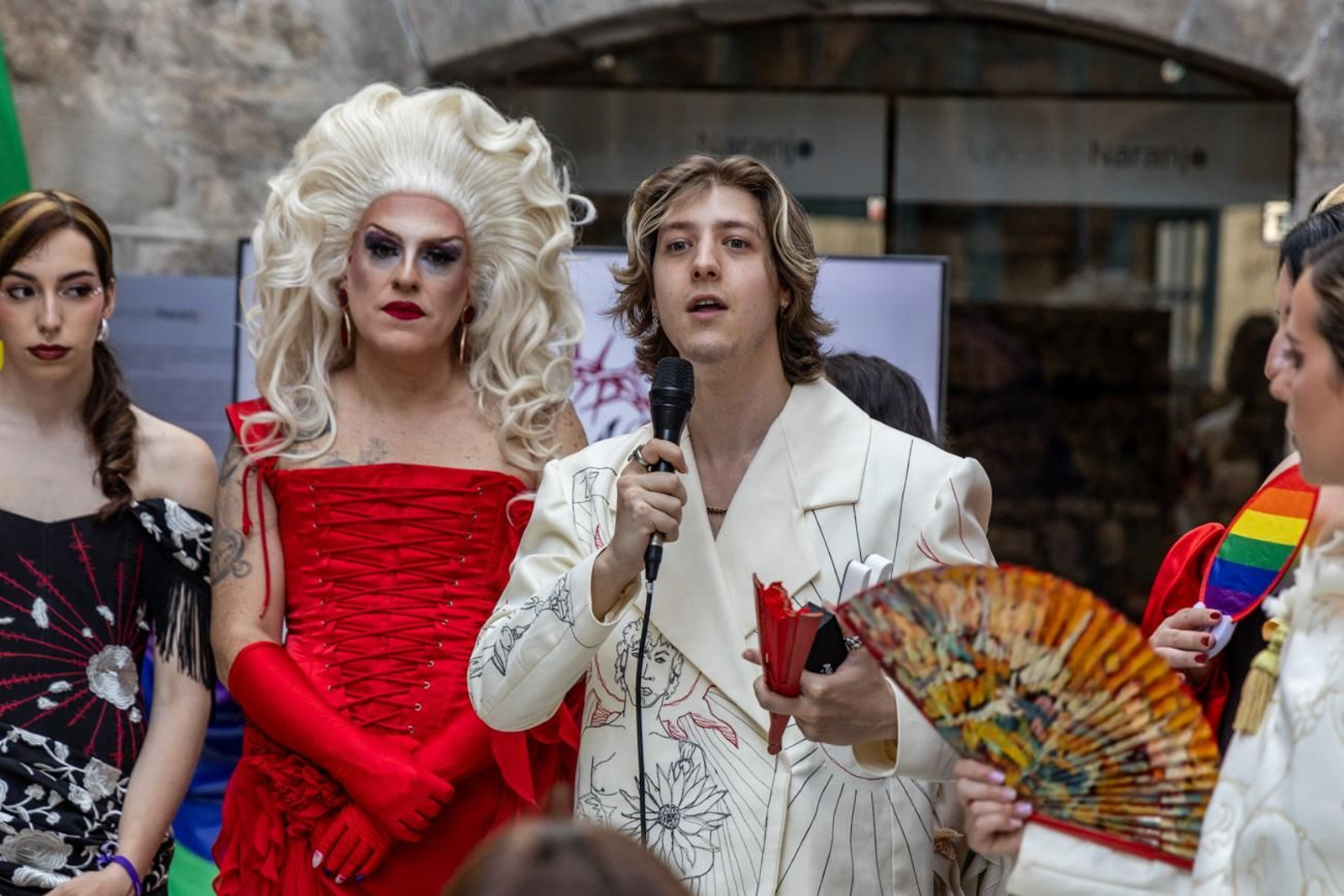 Alberto Batres, el diseñador jiennense presenta sus creaciones en el evento en el que se aborda cómo performar el género a través de la moda