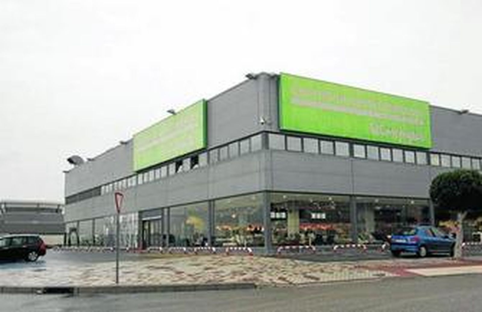 Exterior del centro de oportunidades de El Corte Inglés.