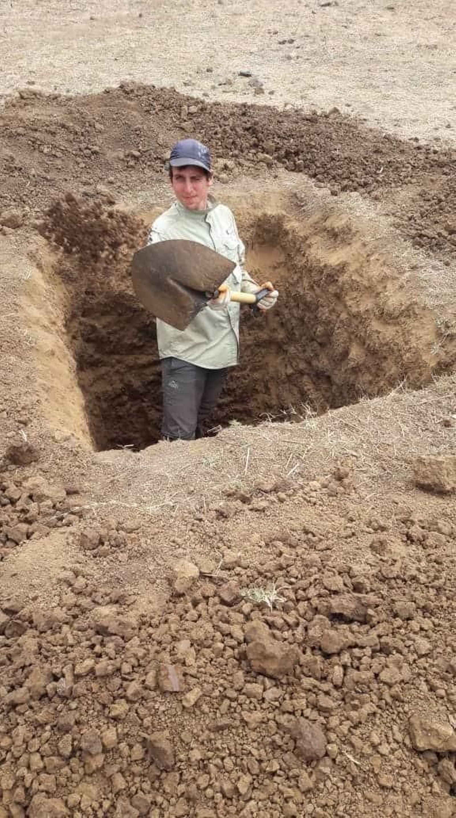 Álvaro Castilla-Beltrán, en plena excavación geoarqueológica en Cabo Verde.