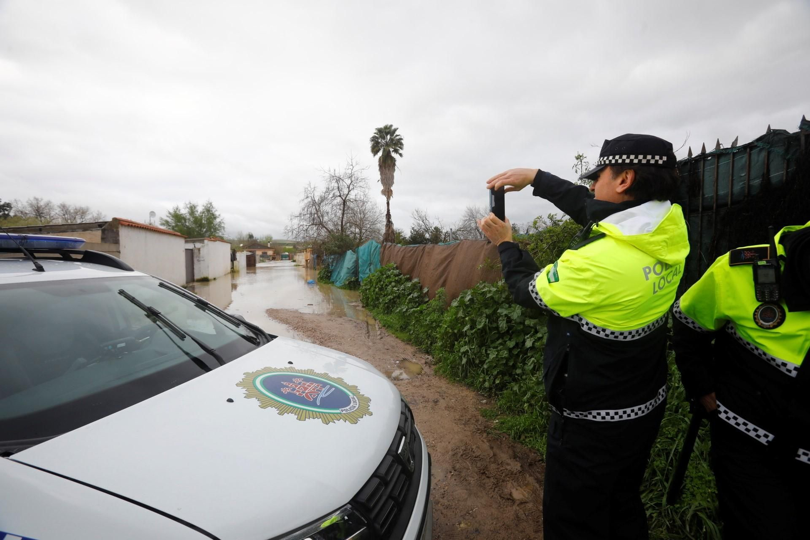 Las imágenes de las parcelaciones inundadas por la crecida del río Guadalquivir