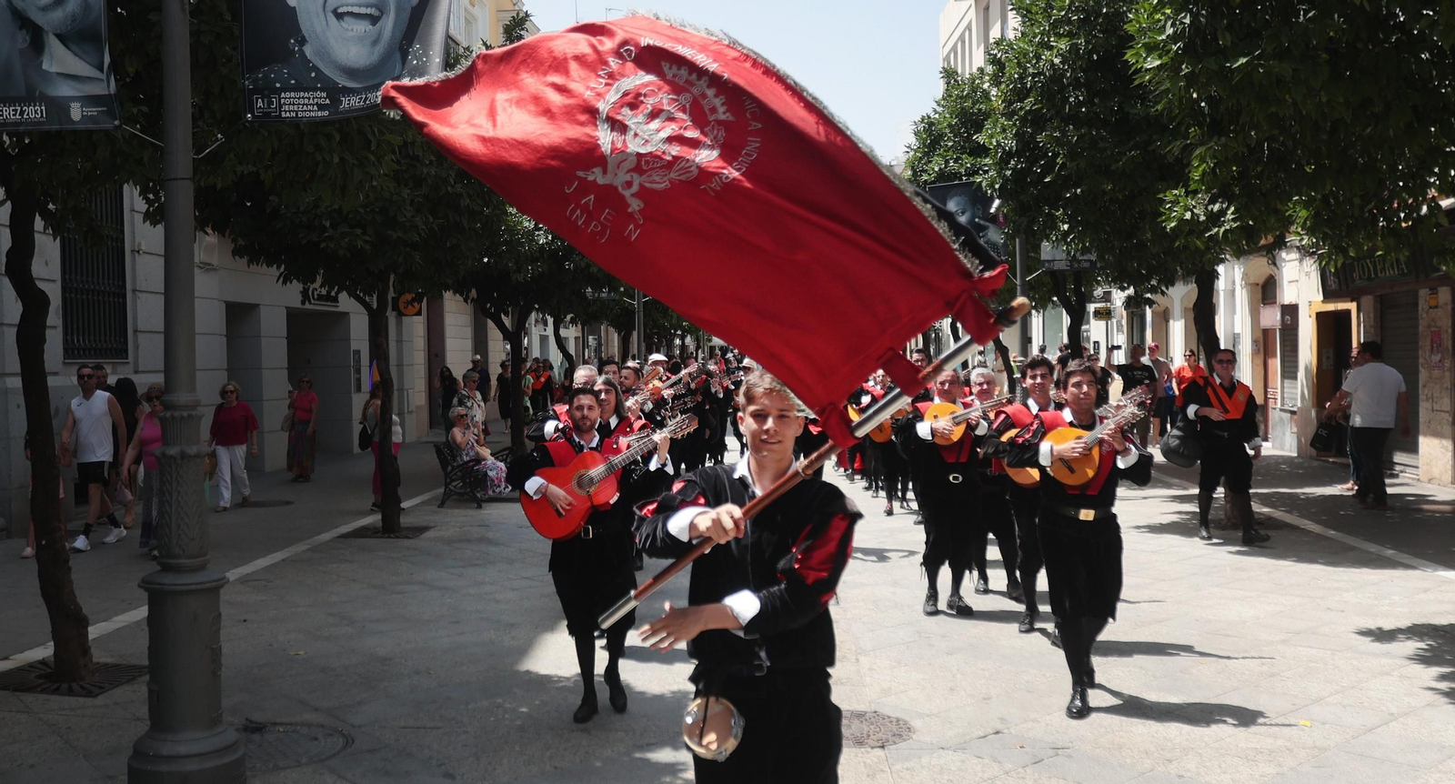 Pasacalles del Certamen de Tunas 'Ciudad de Jerez'