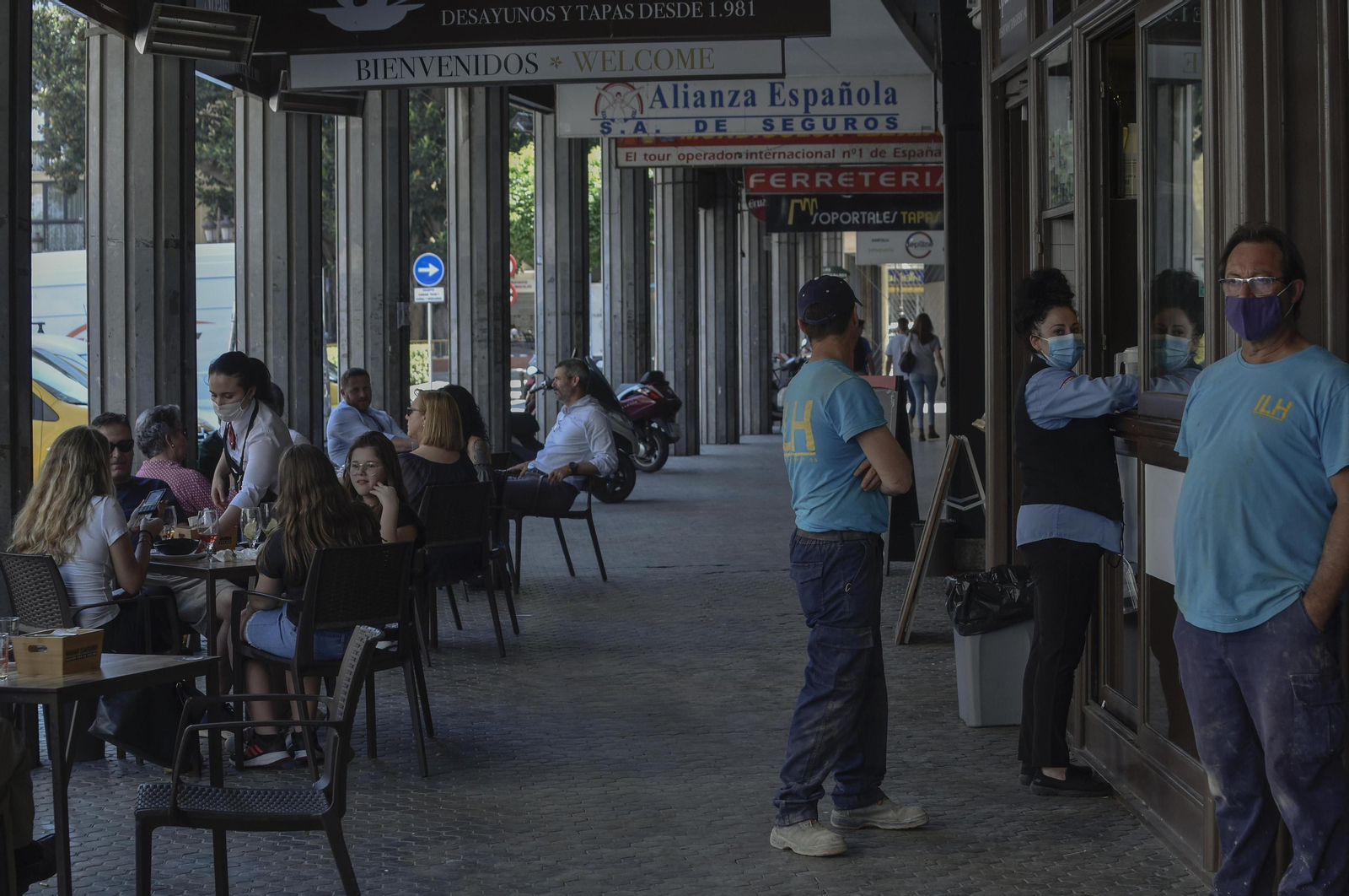 Desescalada en Sevilla: Reservas y esperas en los bares durante la fase 1