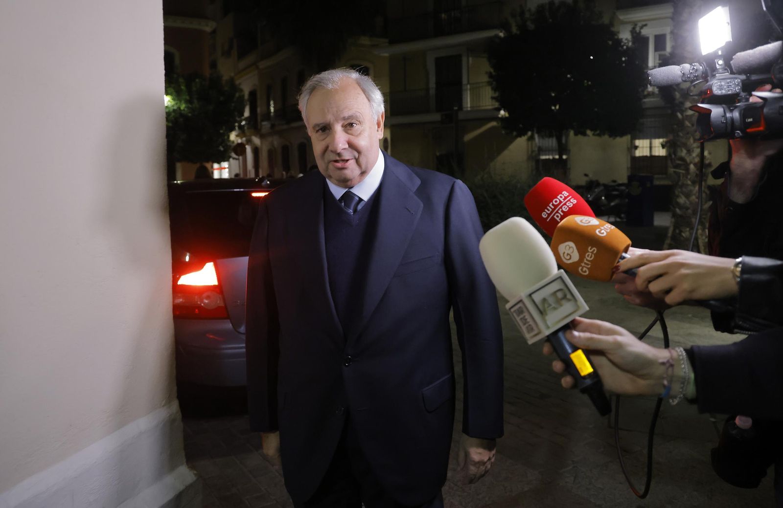 Famosos en el décimo aniversario de la muerte de la Duquesa de Alba, todas las fotos