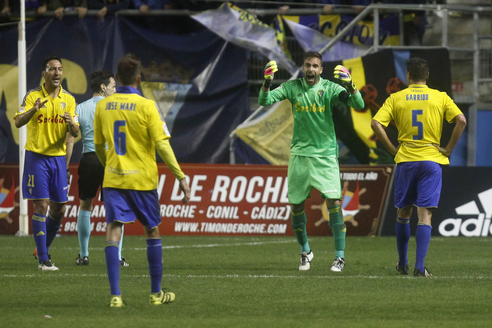 Goleada del Cádiz en el Carranza
