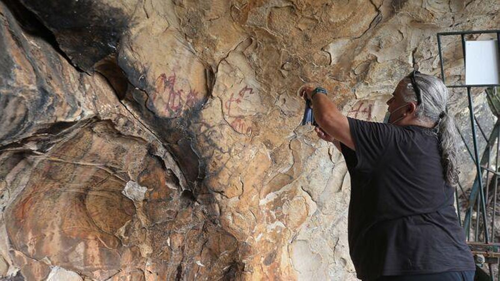 Cueva de la Laja Alta