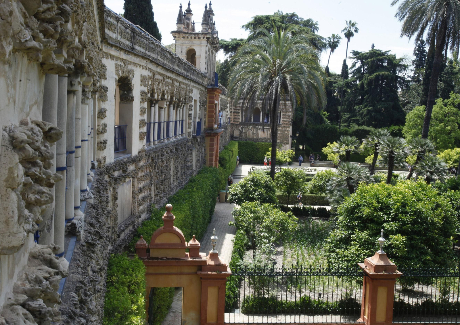 Vista de los jardines del Alcázar.