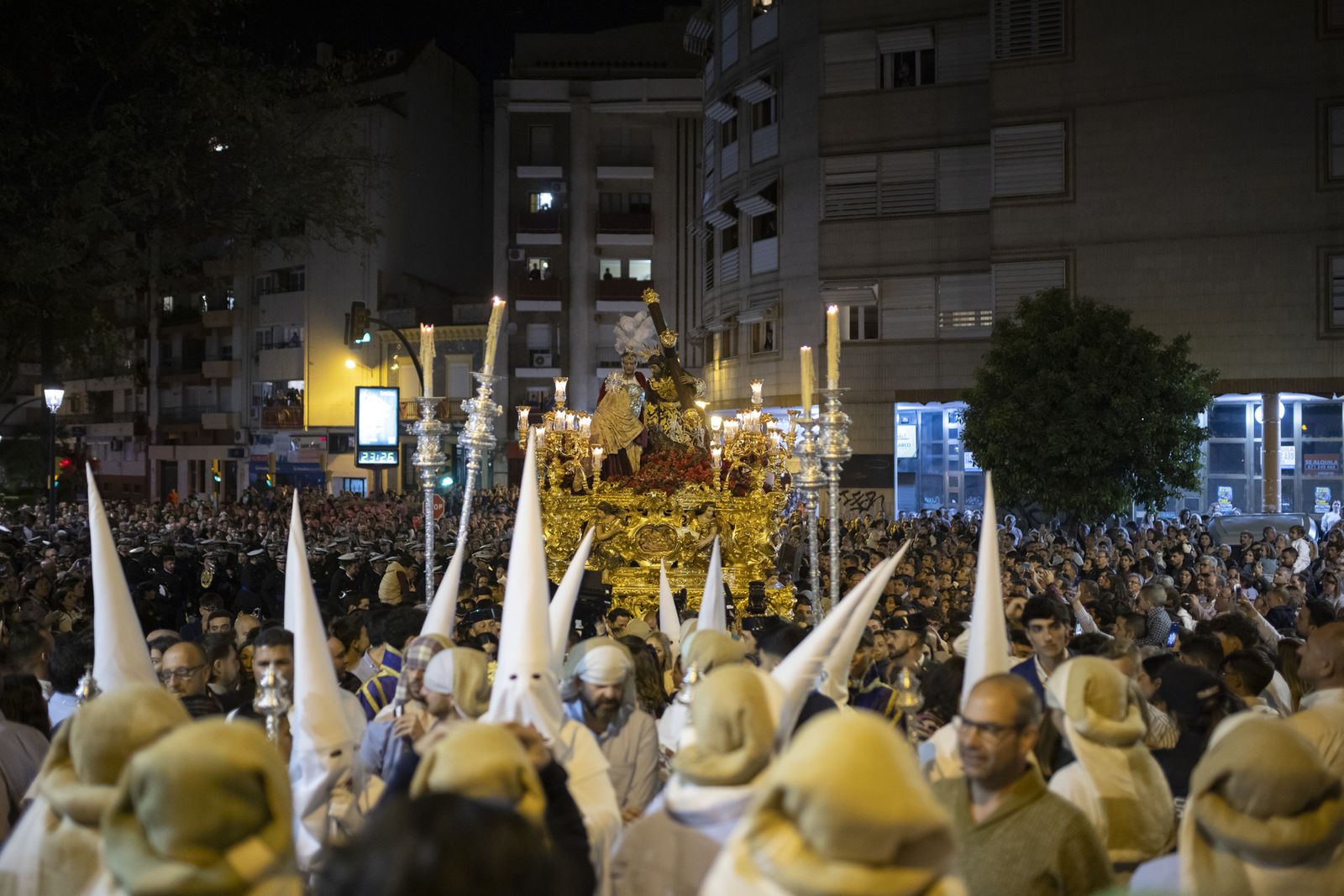 Lunes Santo: Tres Caídas en Huelva, en imágenes