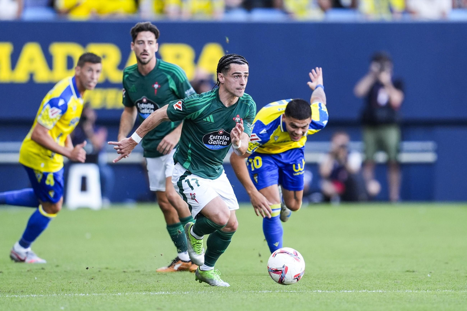 Dorrio, ante el Cádiz con el Racing de Ferrol.