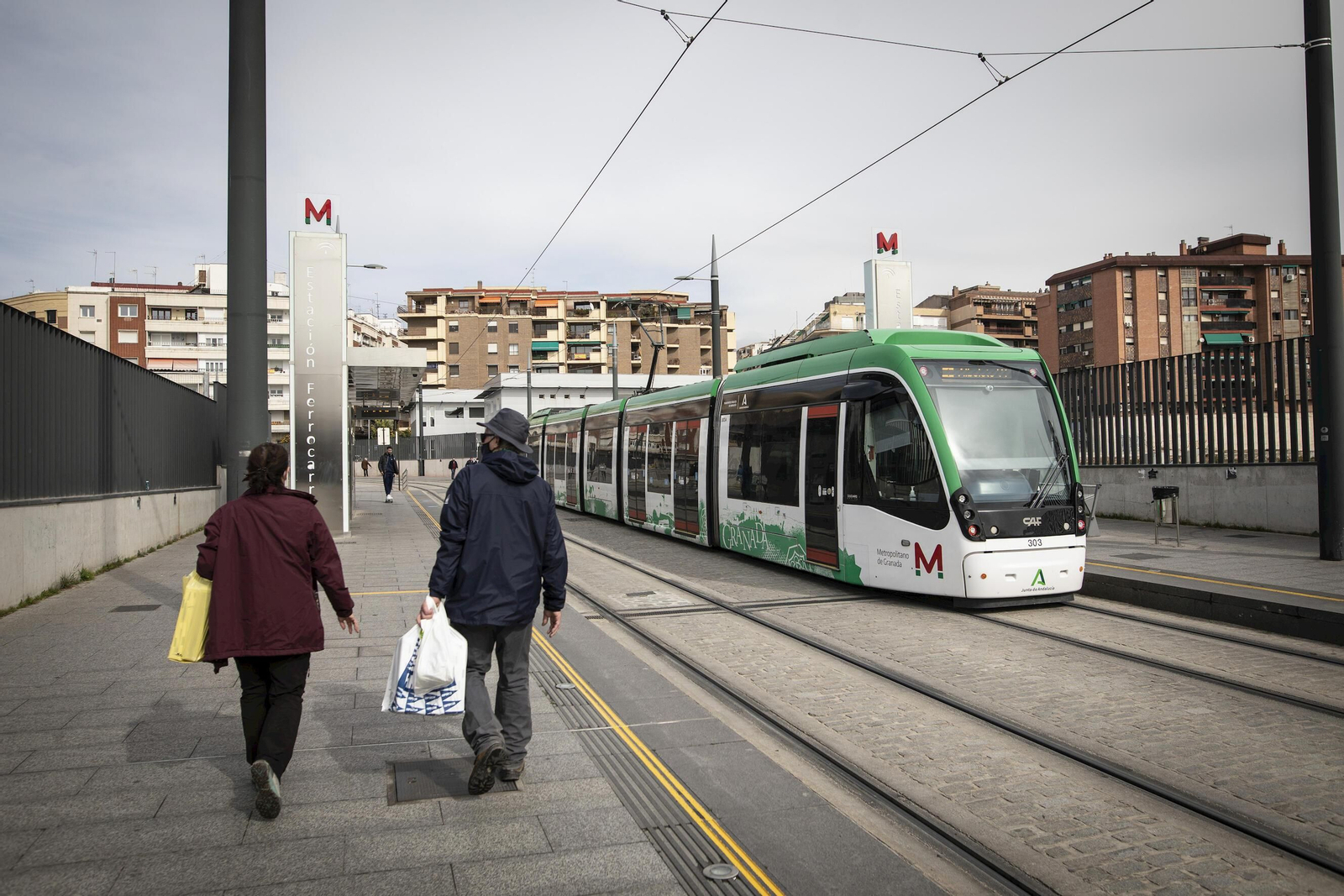 El metro de Granada atropella a un chico de 14 años en el Zaidín