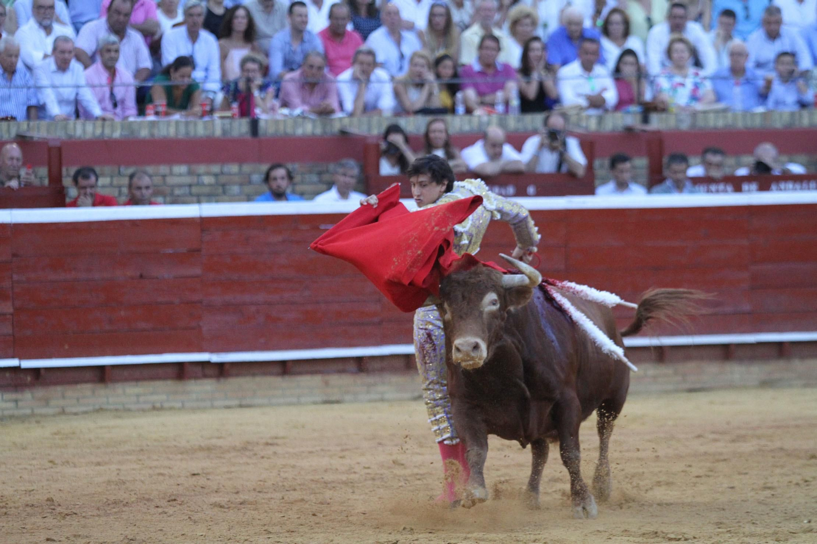 Imágenes de lidia de Roca Rey