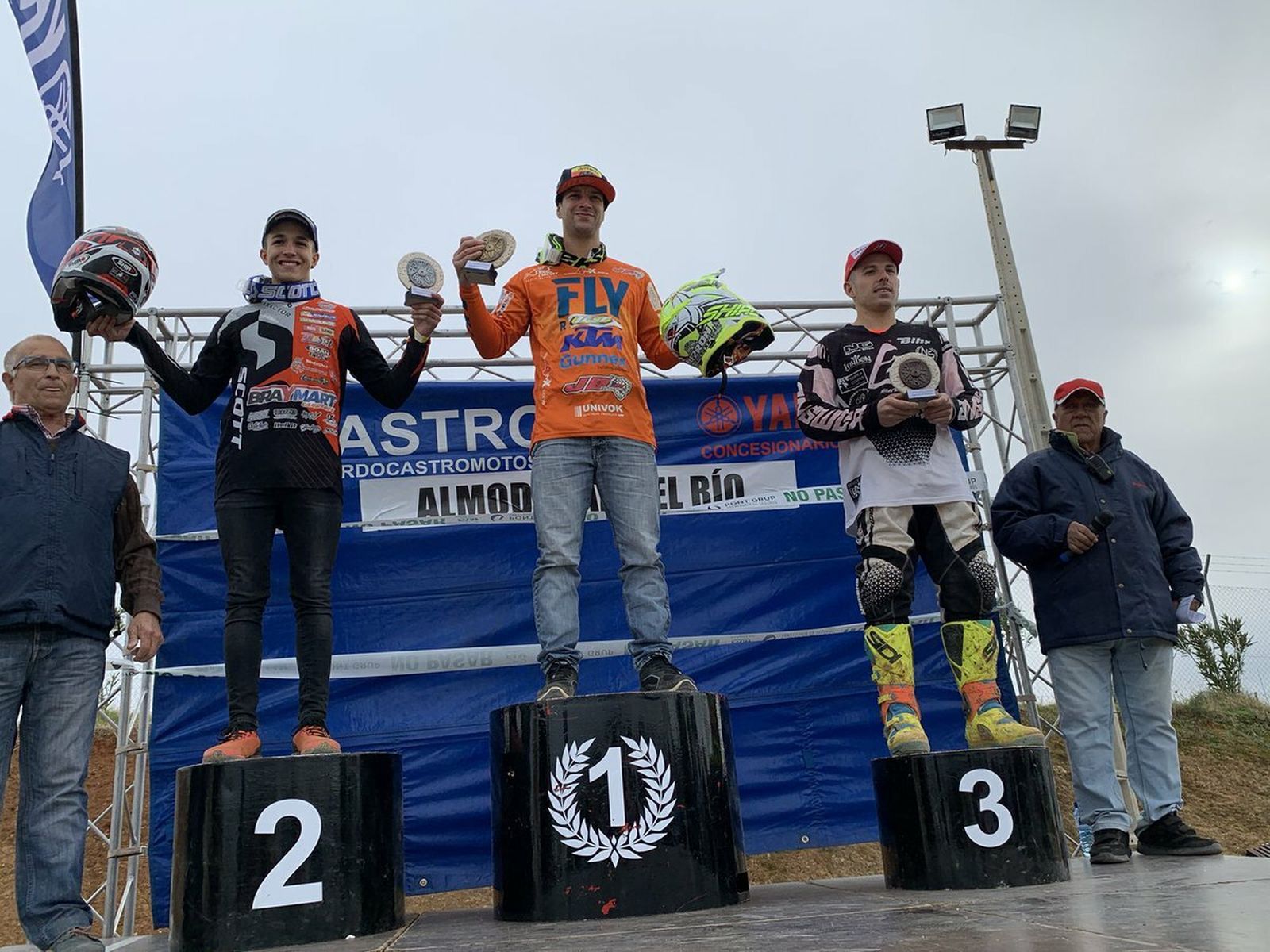 Butrón, en lo alto del podio de Almodóvar del Río el fin de semana anterior.