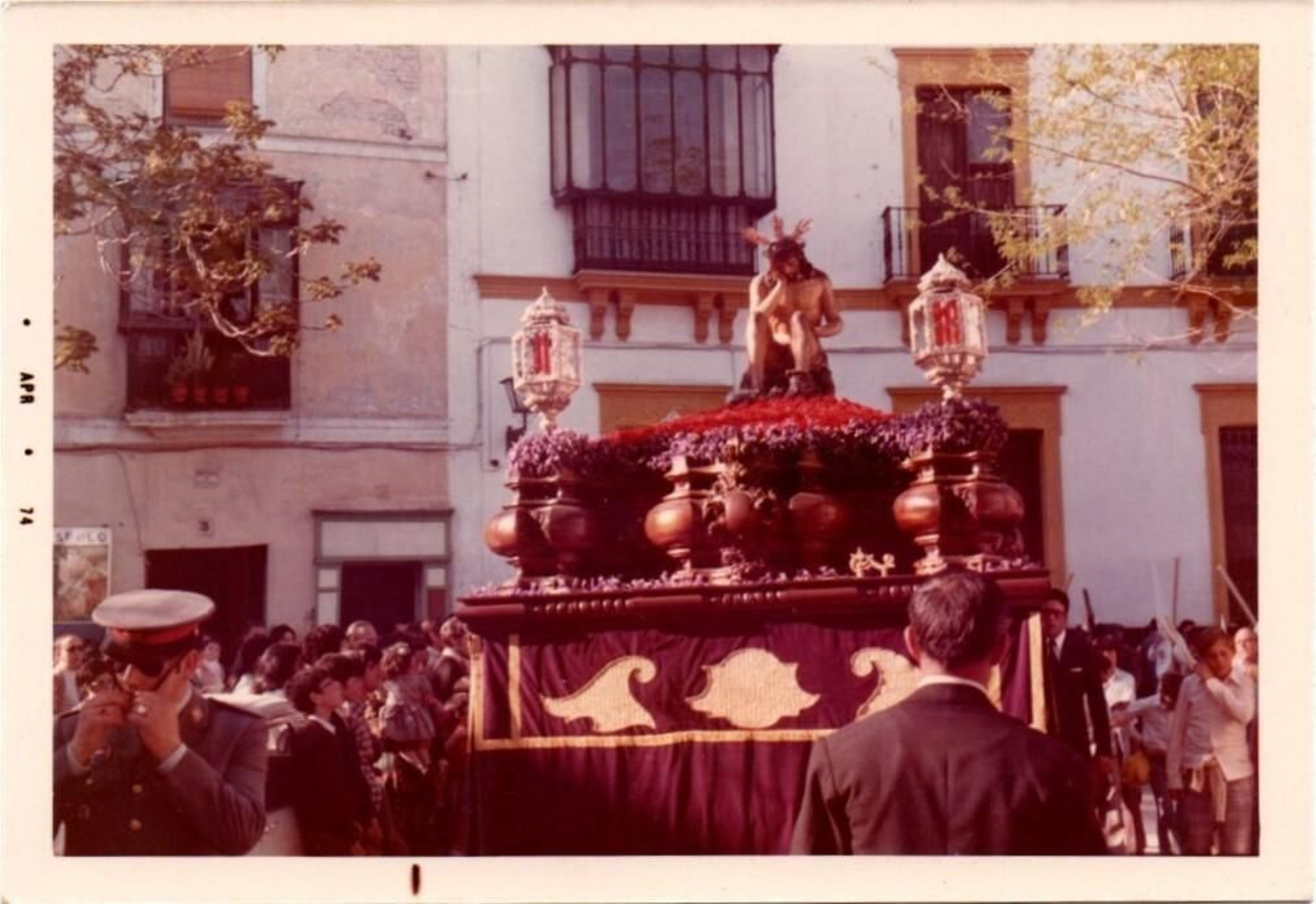 El Cristo de Humildad y Paciencia en su primera salida procesional.