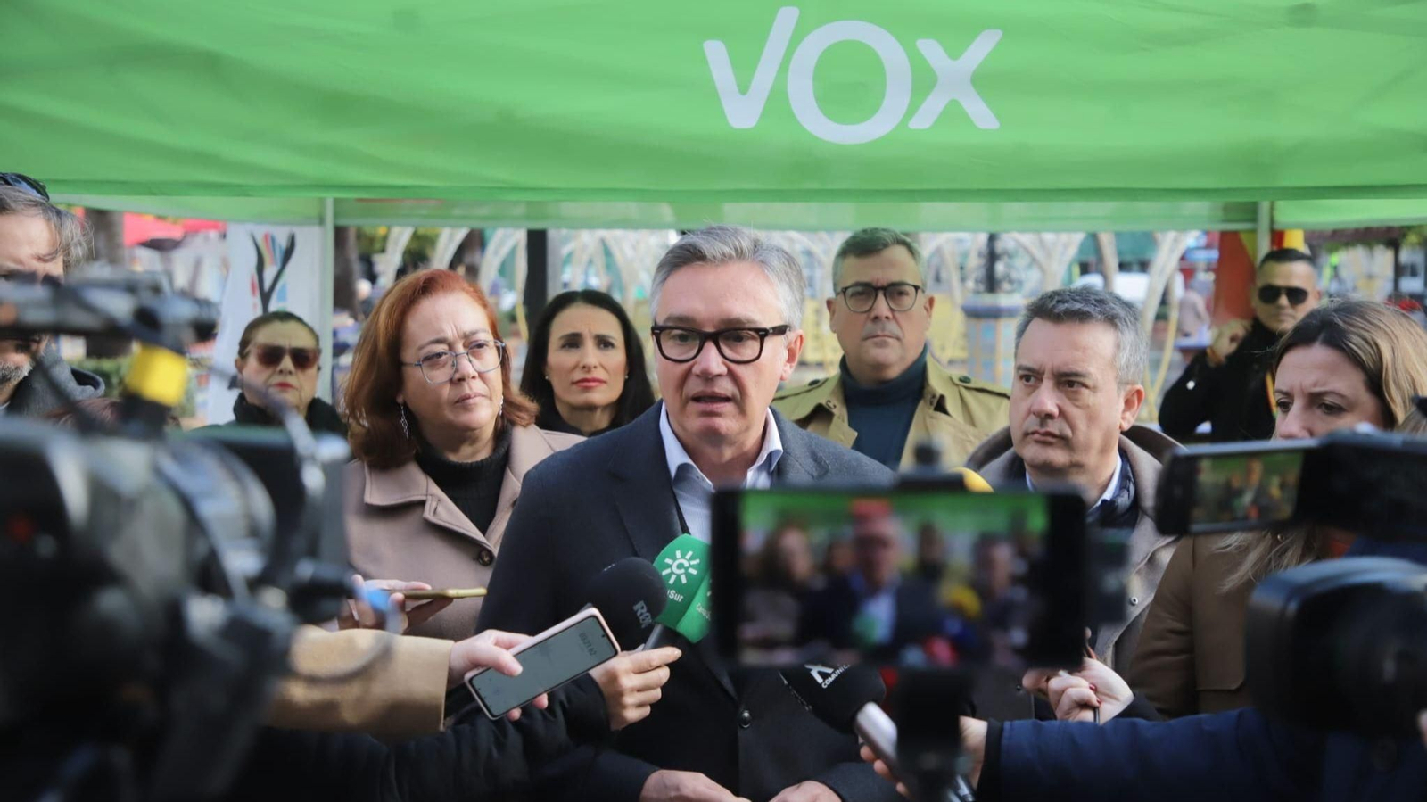 Manuel Gavira, portavoz de Vox, este martes en la Plaza Alta de Algeciras.