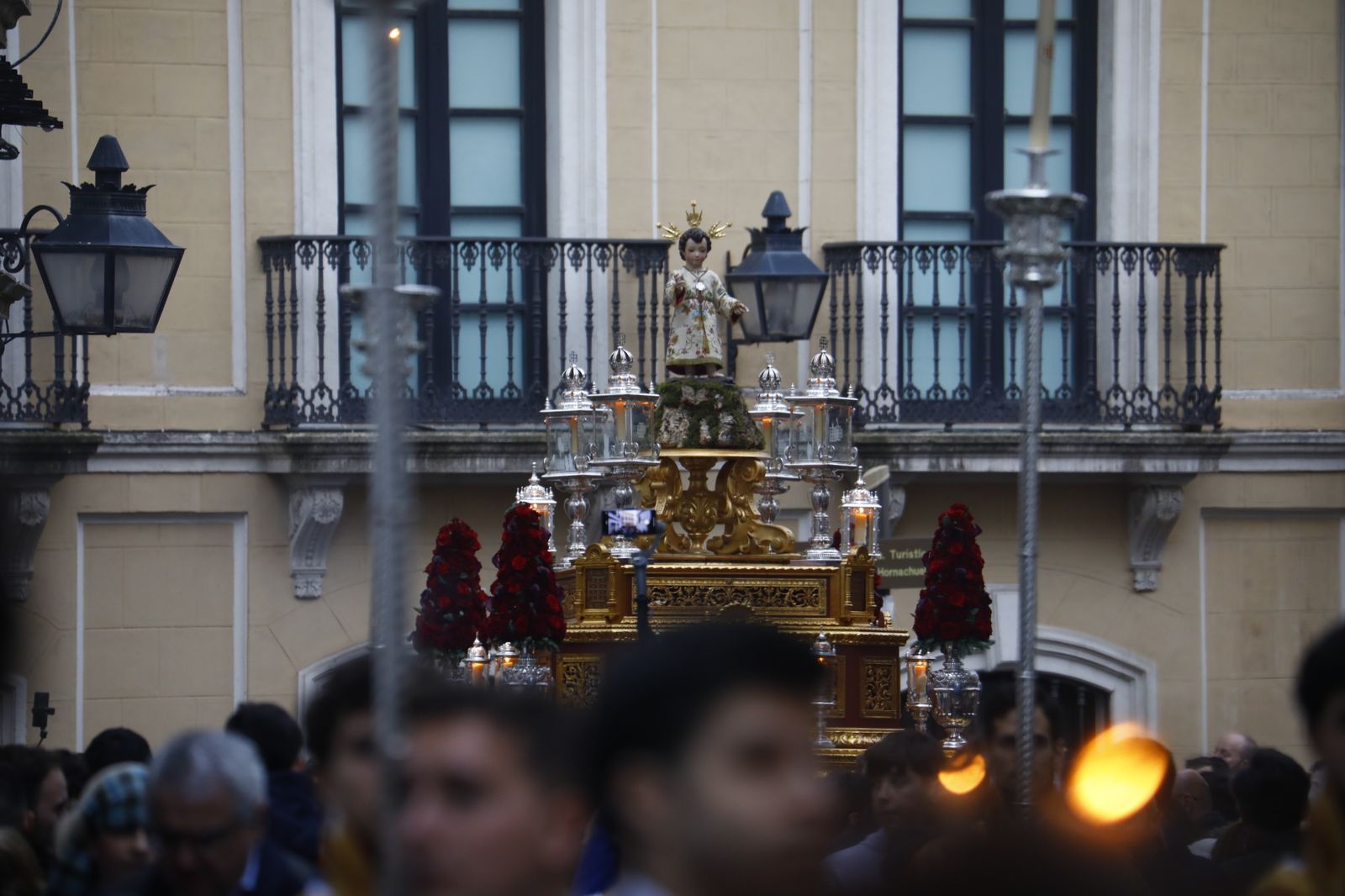 La procesión del Niño Jesús de la Compañía de Córdoba, en imágenes