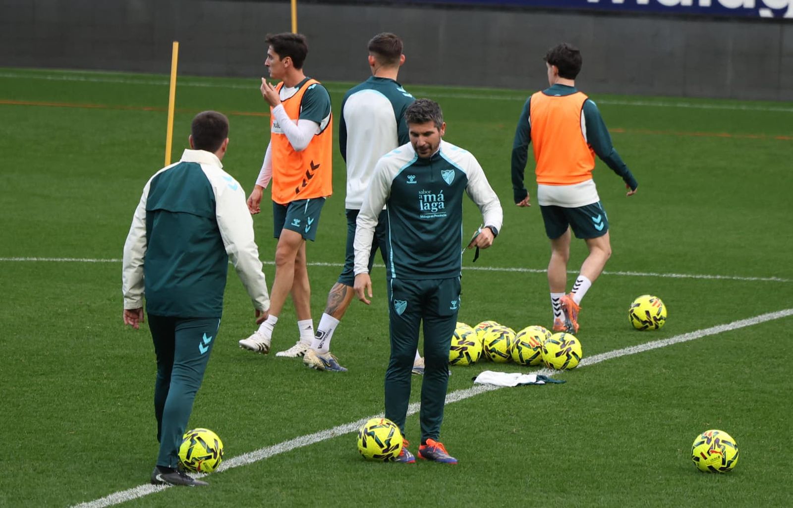 Búscate en las fotos del entrenamiento del Málaga CF en La Rosaleda