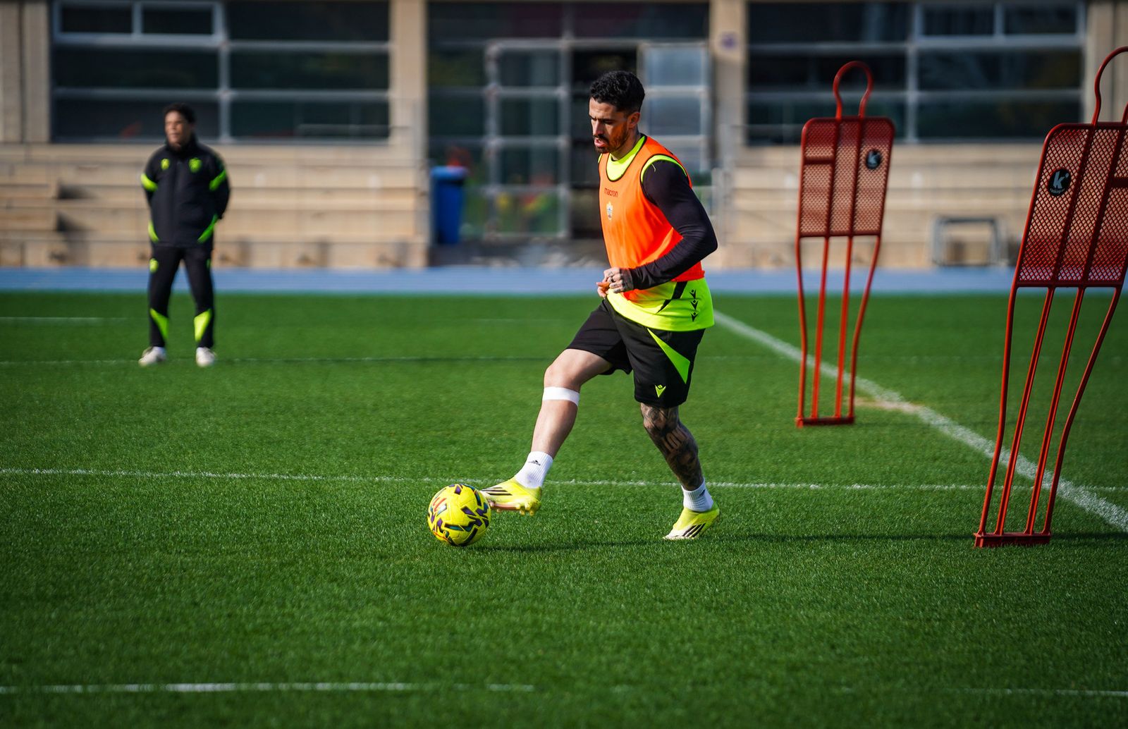 De la fuente realiza un control durante el entrenamiento en el anexo