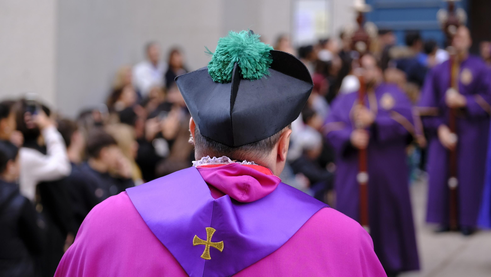 Pasión vuelve a su Iglesia de Santa Teresa azotada por la lluvia