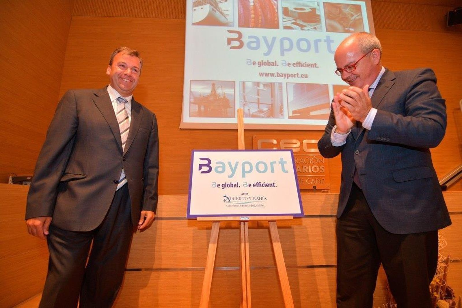 Rafael Fernández presenta el nuevo logo de Bayport.