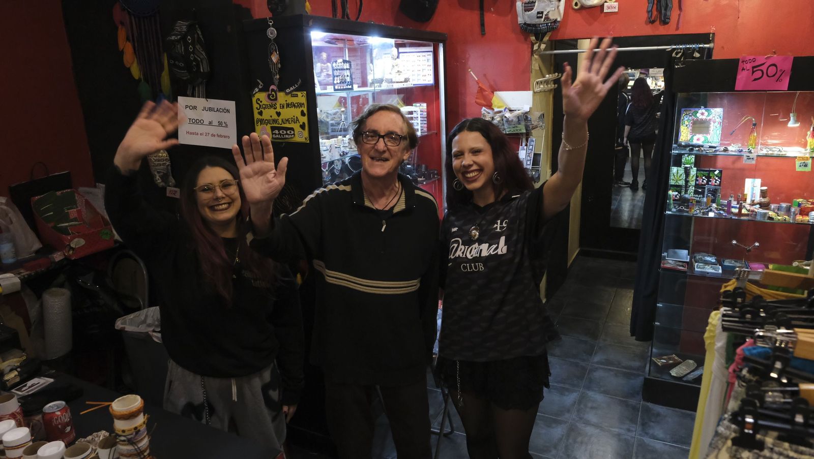 '400 gallinas' echa el cierre tras cerca de tres décadas en Almería, en imágenes