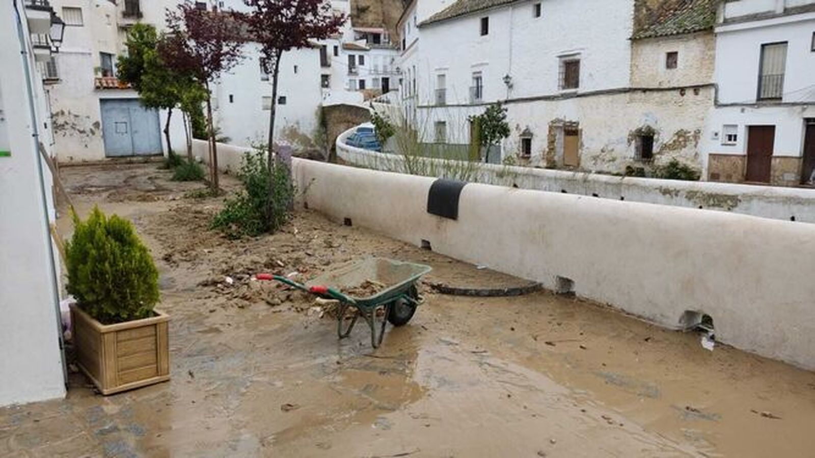 Barro en una de las calles de Setenil.