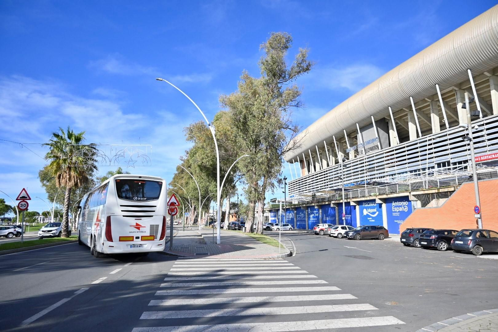Imágenes de la salida del autobús del Recre hacia Jaén