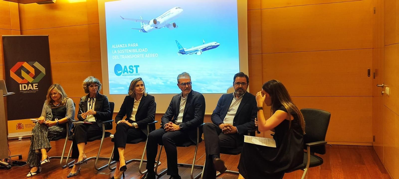 Presentación del 'Libro Blanco del SAF' de AST.