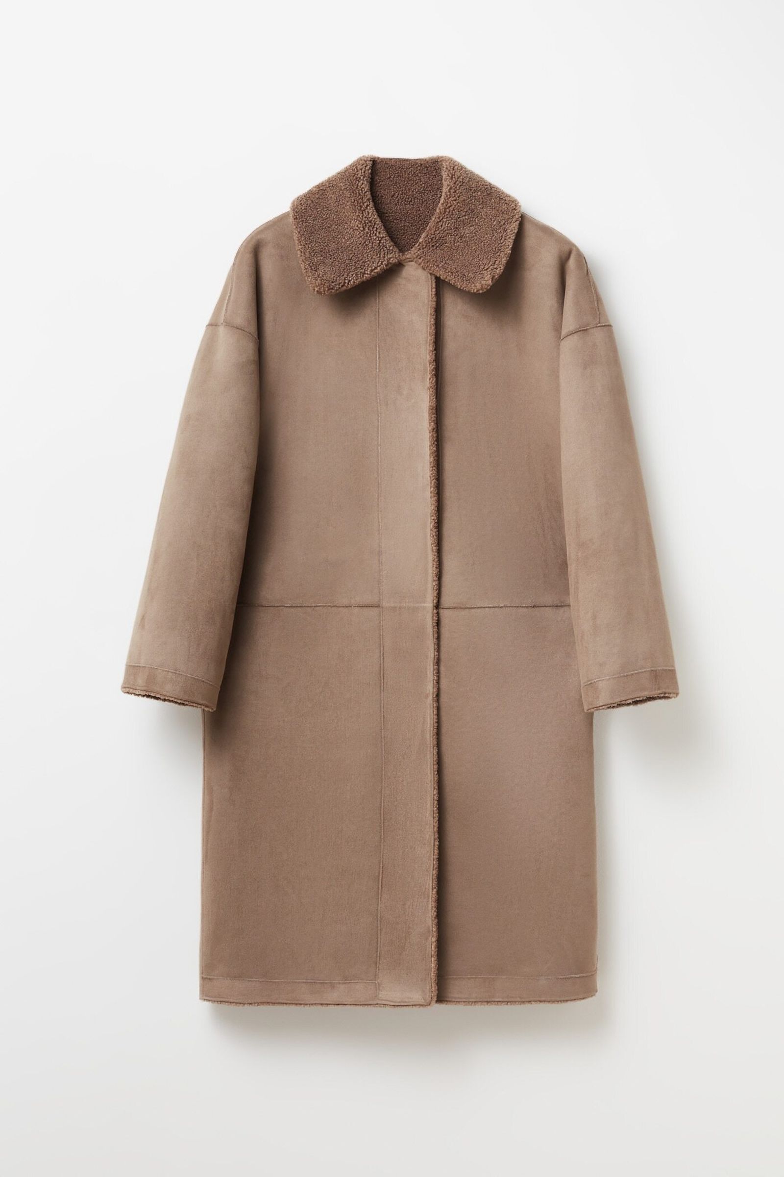 Abrigo largo doble faz con solapa de pelo