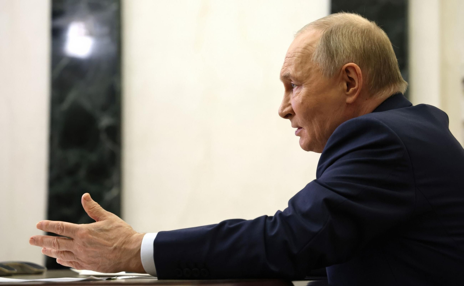 El presidente de Rusia, Vladimir Putin, durante una videoconferencia desde el Kremlin.