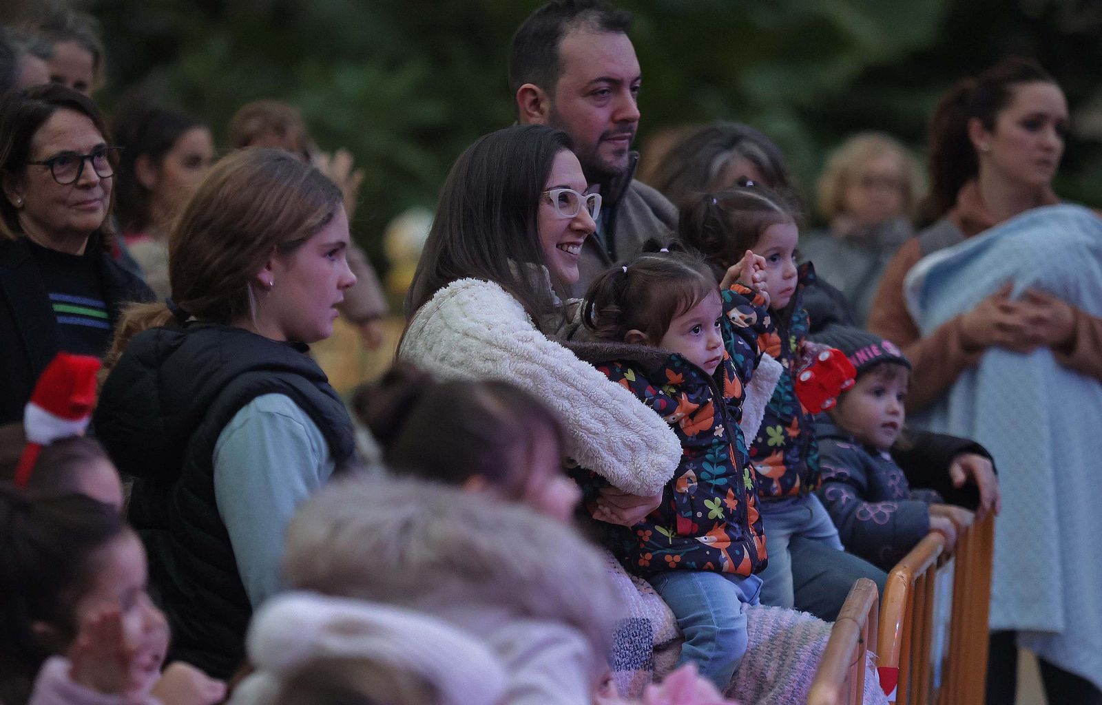 Las fotos del cantajuegos navideño en el Parque María Cristina de Algeciras
