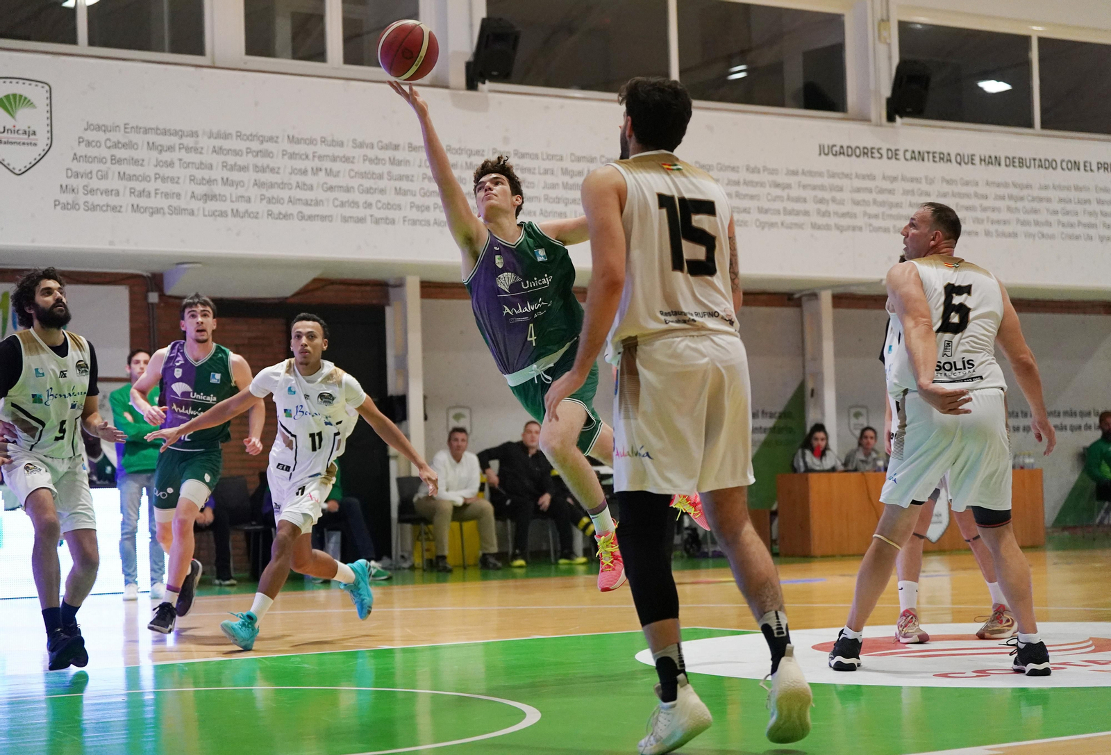 El Unicaja doblega al Benahavís en el derbi de Liga EBA (88-78)