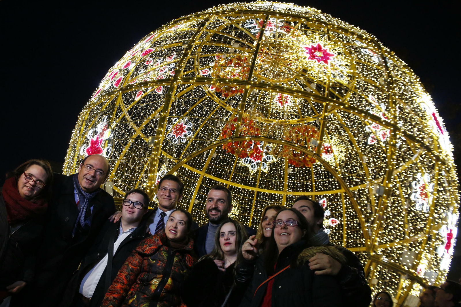 Granada se llena de luces y color con el encendido de la Navidad 2019, en imágenes