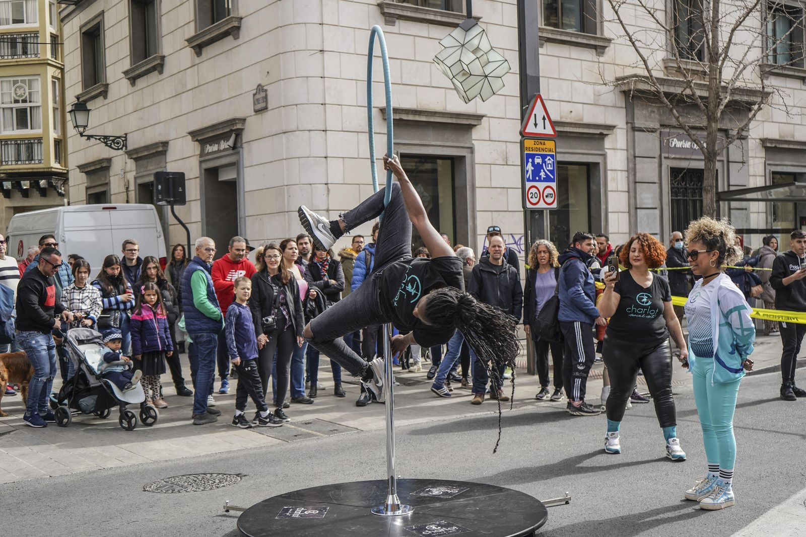 El Día Sin Coche llena de ciudadanos la Gran Vía de Granada