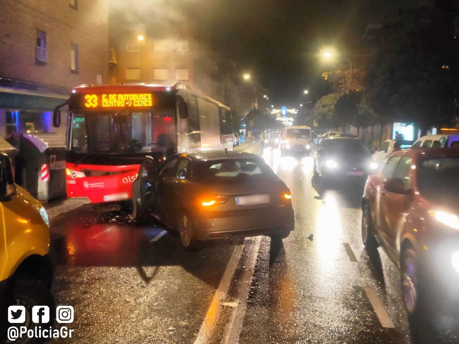 Imagen del lugar y de los vehículos implicados en el suceso