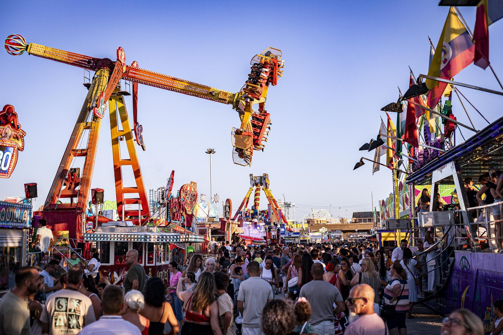 Búscate en las imágenes del jueves de la Feria del Carmen y de la Sal 2025 en San Fernando