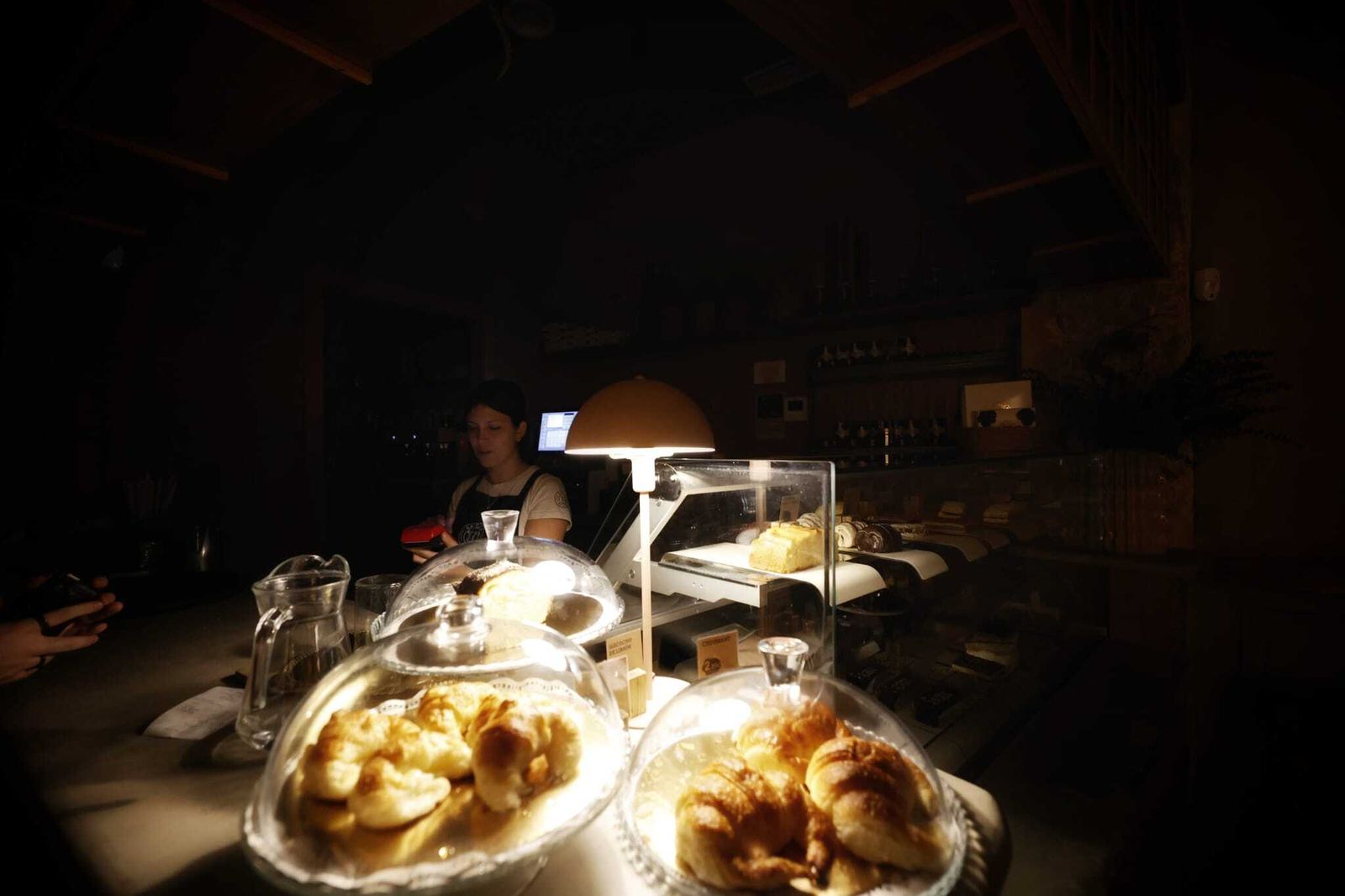 Las imágenes del apagón de la hostelería en Cádiz.