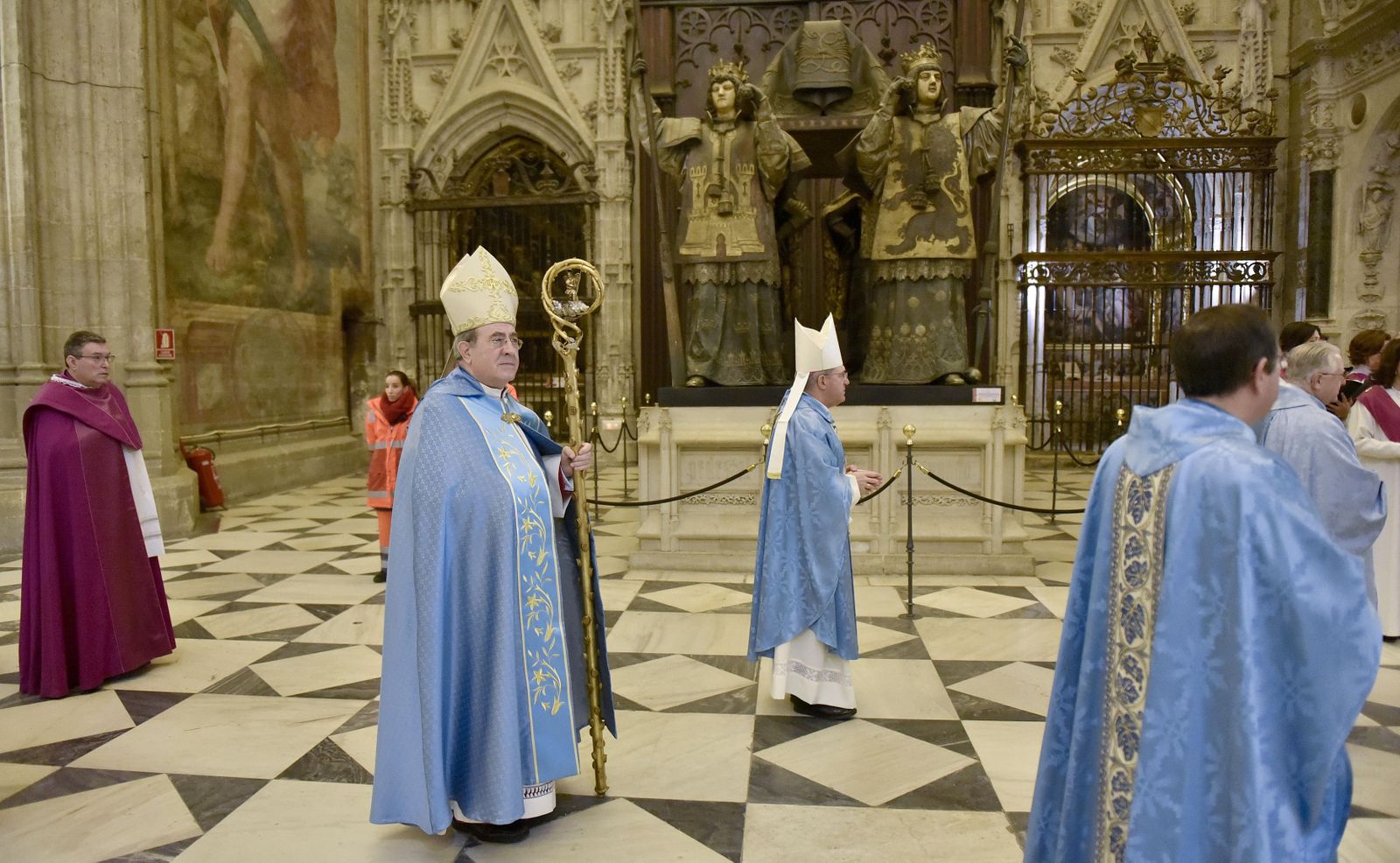 La misa en la Catedral por la Festividad de la Inmaculada, en imágenes