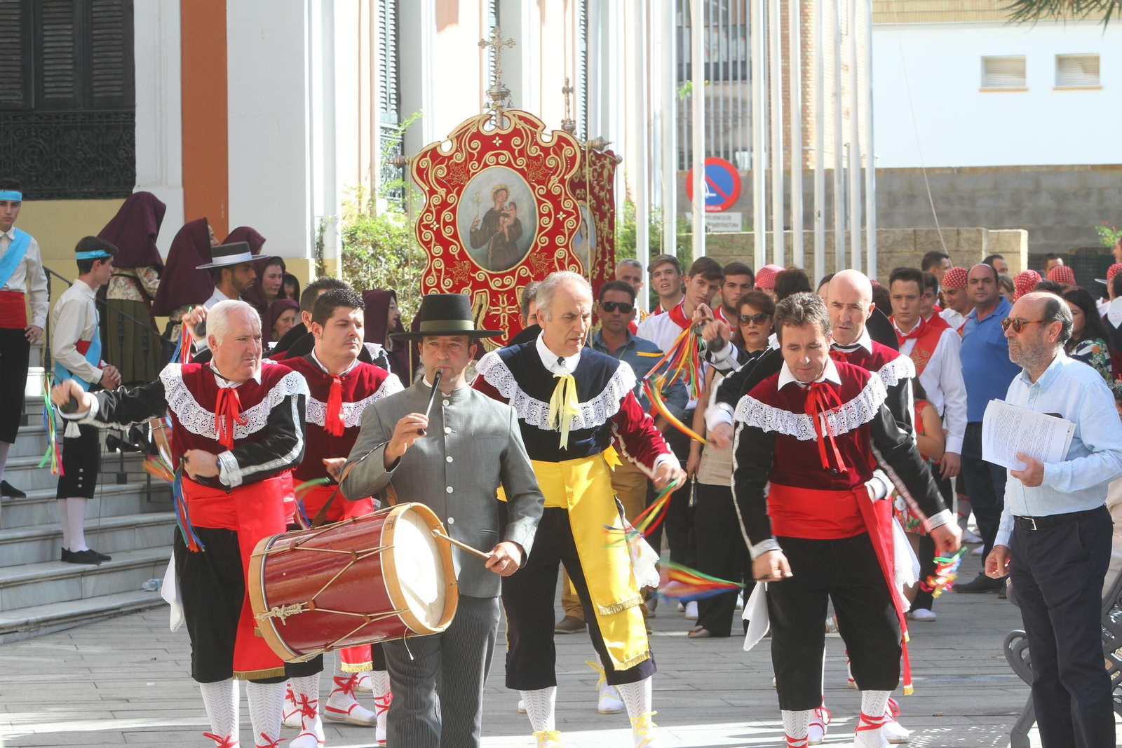 Imágenes del desfile Iberoamericano de bailes.