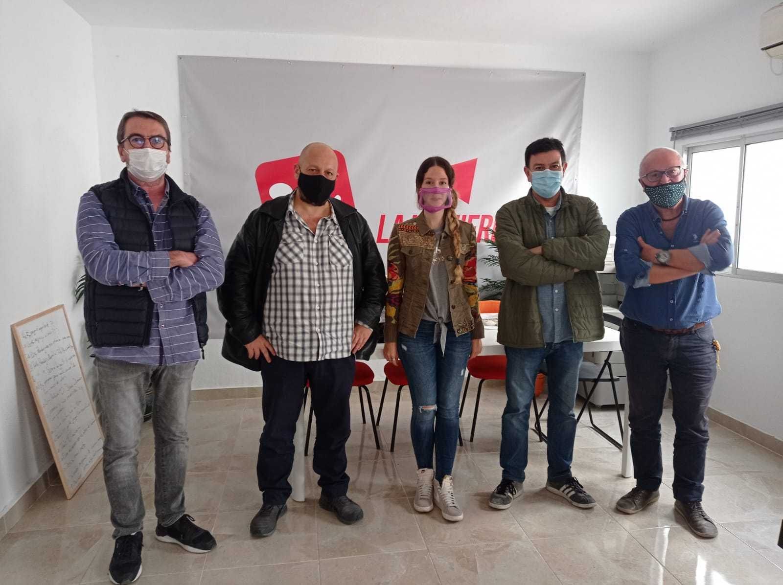 Miembros de Izquierda Unida, junto a secretario y presidente de Apesorje.