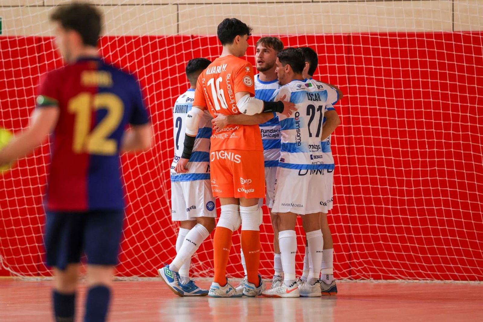 Barça B-Málaga Ciudad Redonda: Ejercicio de fe y resistencia malagueña en la Joan Gamper