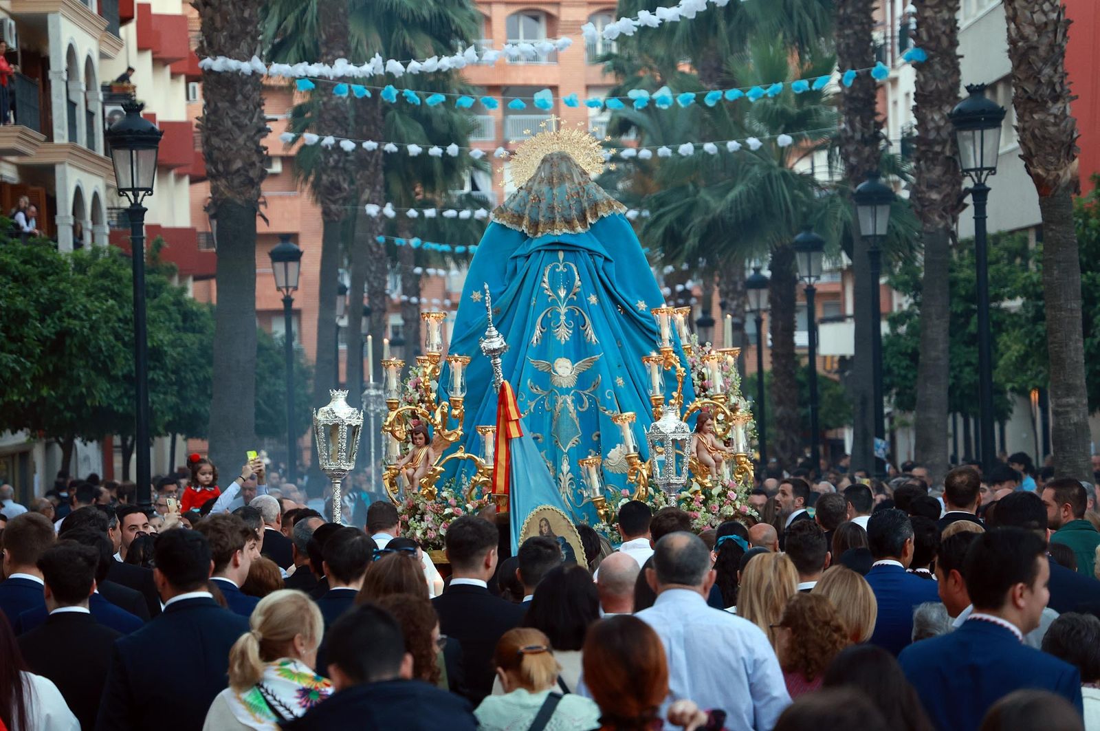 Imágenes del Rosario con la Virgen de los Ángeles
