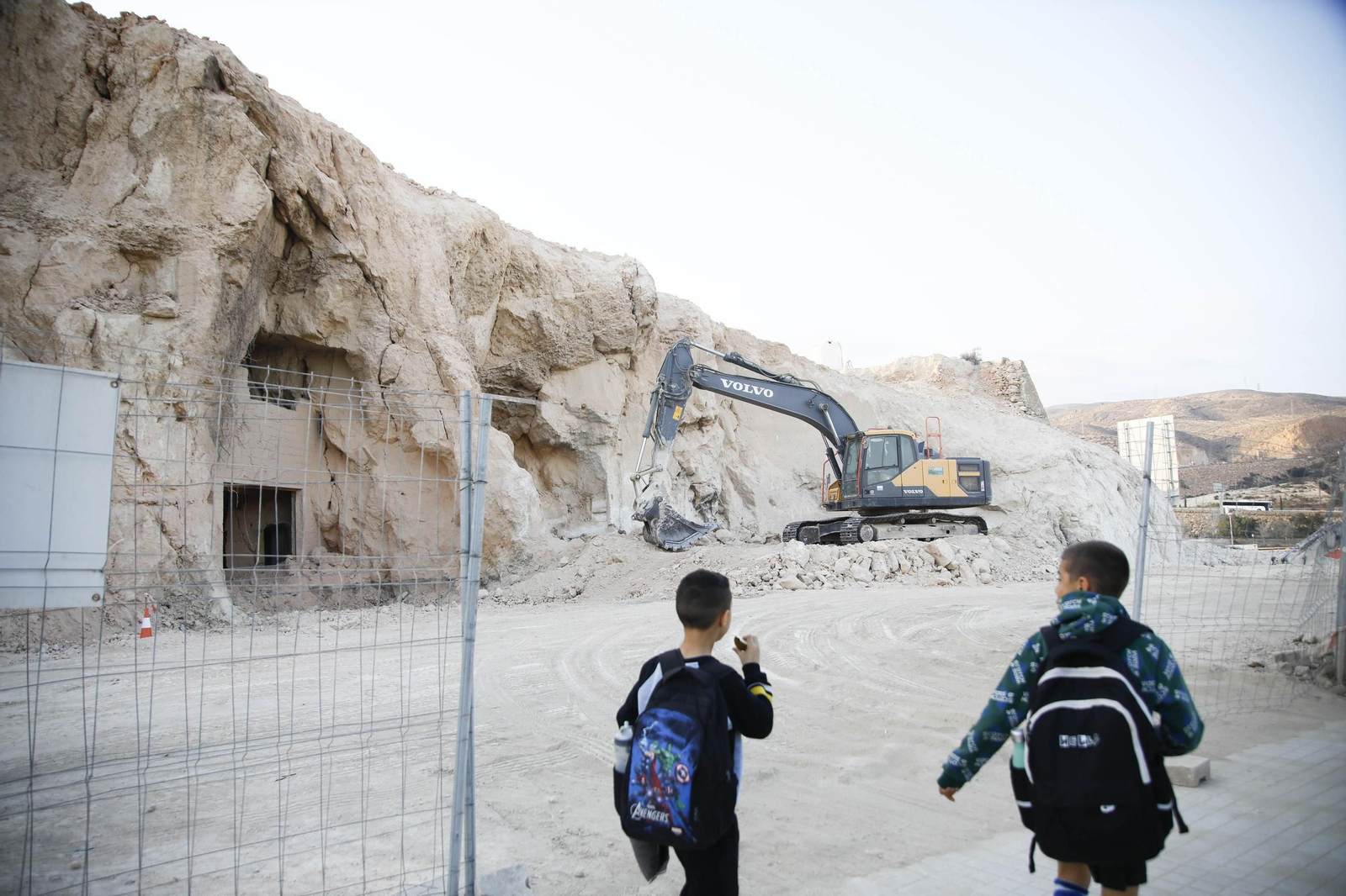 Imágenes de los refugios de la guerra civil descubierto en el barrio de Las Trincheras