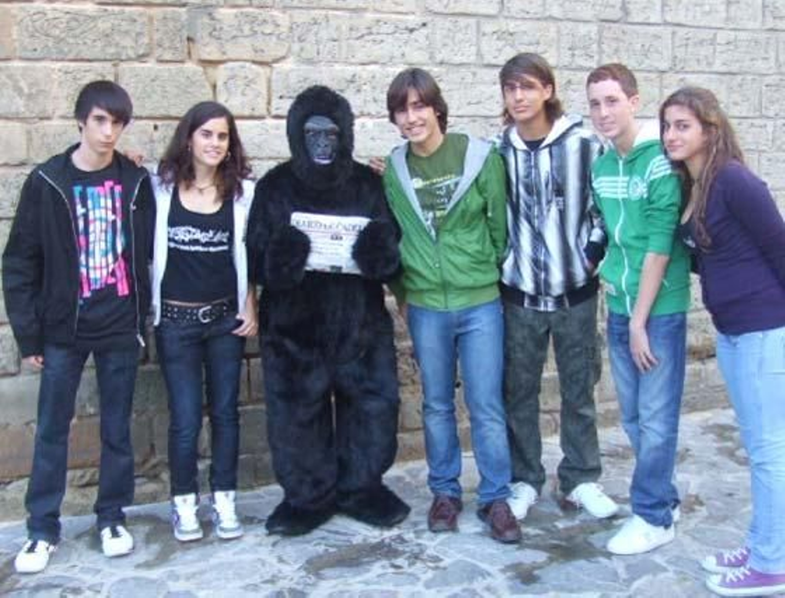 Iba para hombre, pero se quedó en mono. Eso sí, un mono muy leído, que va con su Diario a todas partes. Si te encontraste con nuestro particular monkey el sábado, búscate en esta galería. 

Foto: Senda