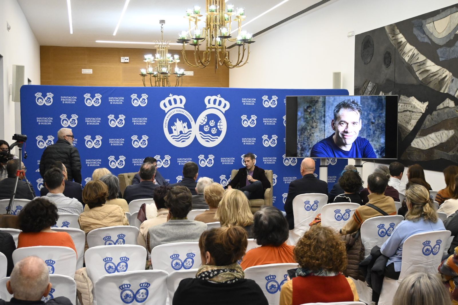 El periodista Rubén Amón presenta su libro `Tenemos que hablar' en imágenes