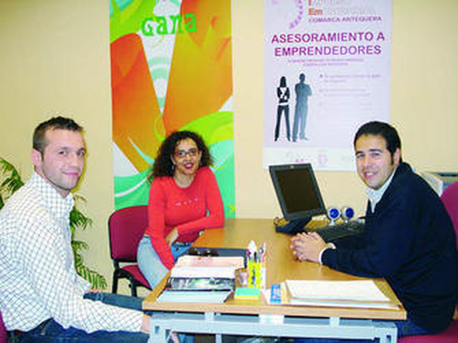 Pedro González, Sensi Tortosa y Ángel Pérez en la sede del CIEM.